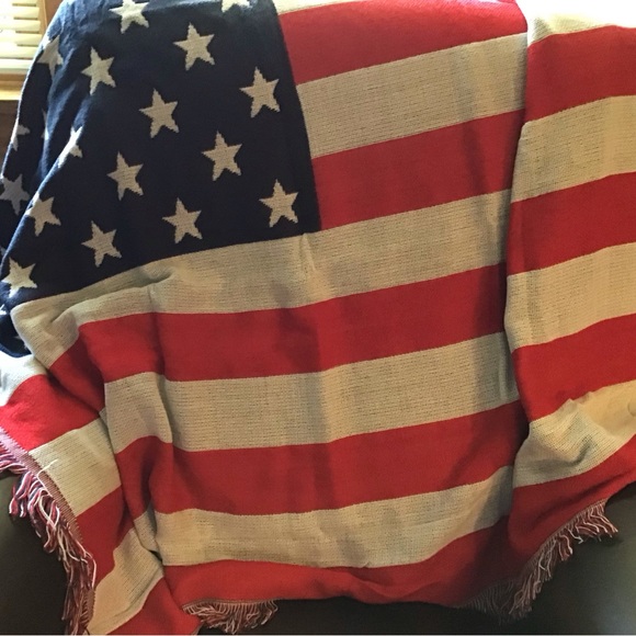 Triple woven American flag throw. - Picture 4 of 5
